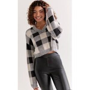Francescas Miami Buffalo Plaid V Neck Cropped Sweater Women's Medium